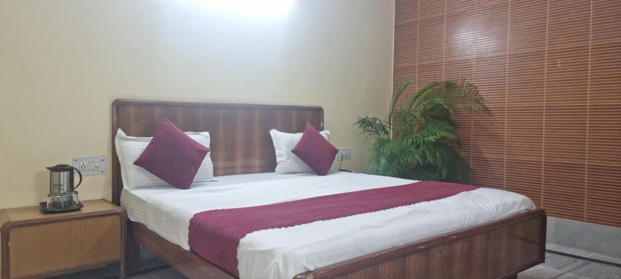 Hotel Har Ki Pauri By Around Stays หริทวาร ภายนอก รูปภาพ