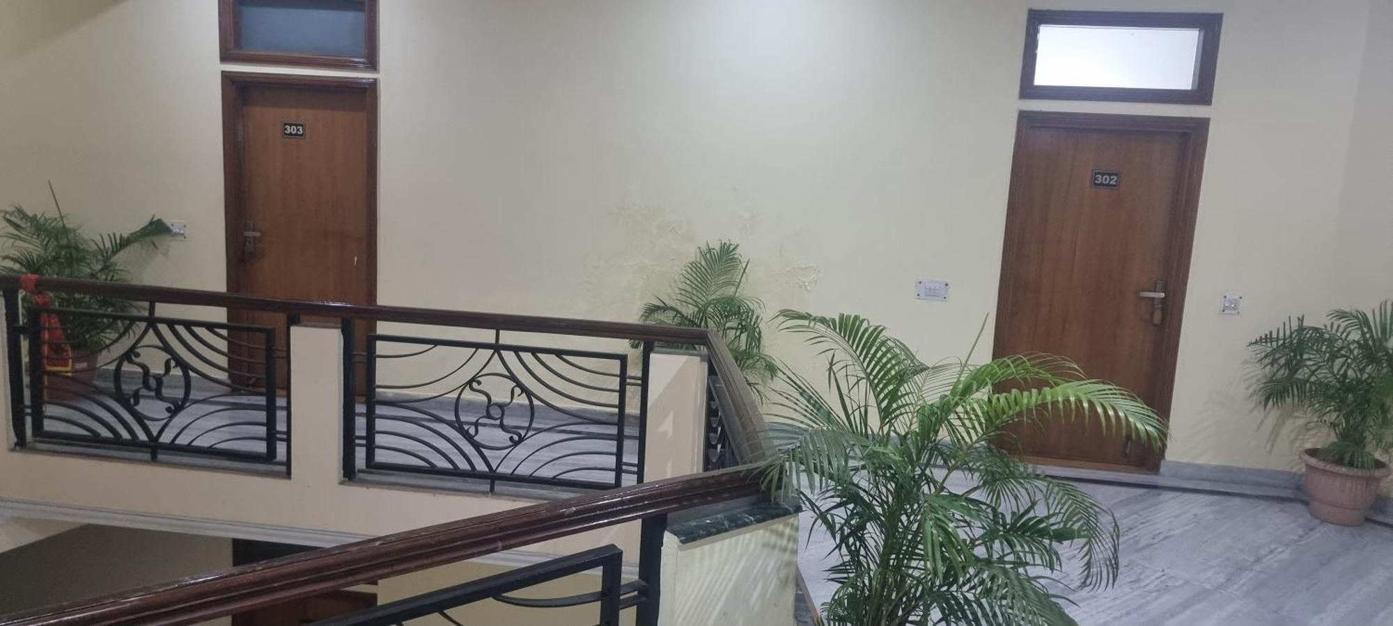 Hotel Har Ki Pauri By Around Stays หริทวาร ภายนอก รูปภาพ