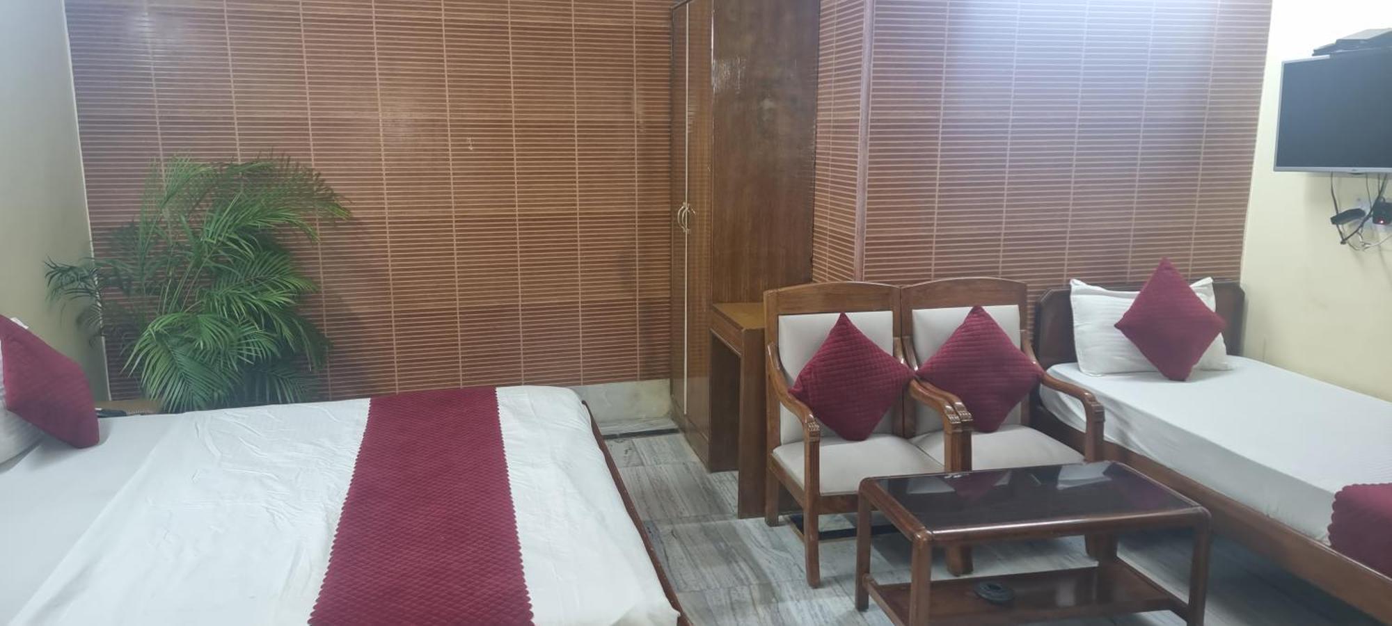 Hotel Har Ki Pauri By Around Stays หริทวาร ภายนอก รูปภาพ