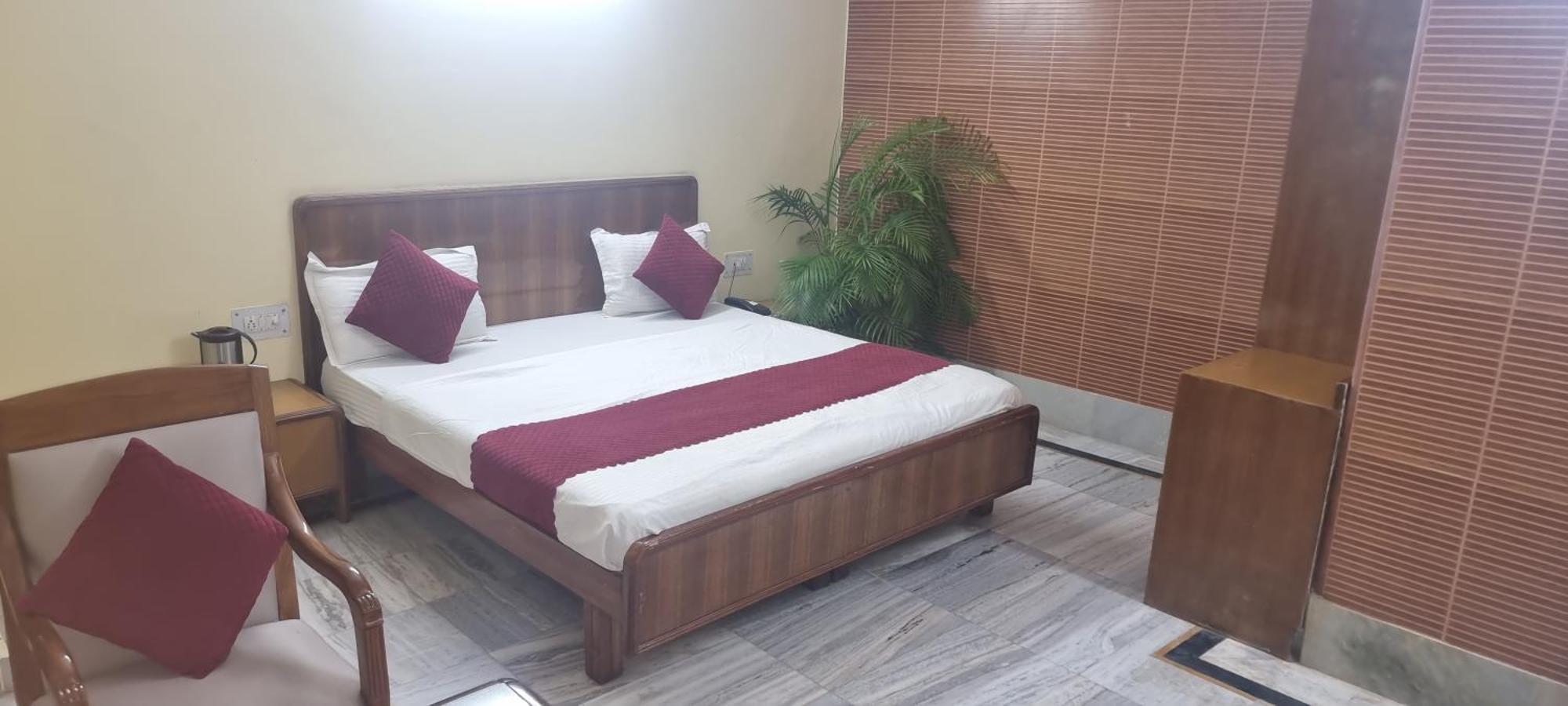 Hotel Har Ki Pauri By Around Stays หริทวาร ภายนอก รูปภาพ