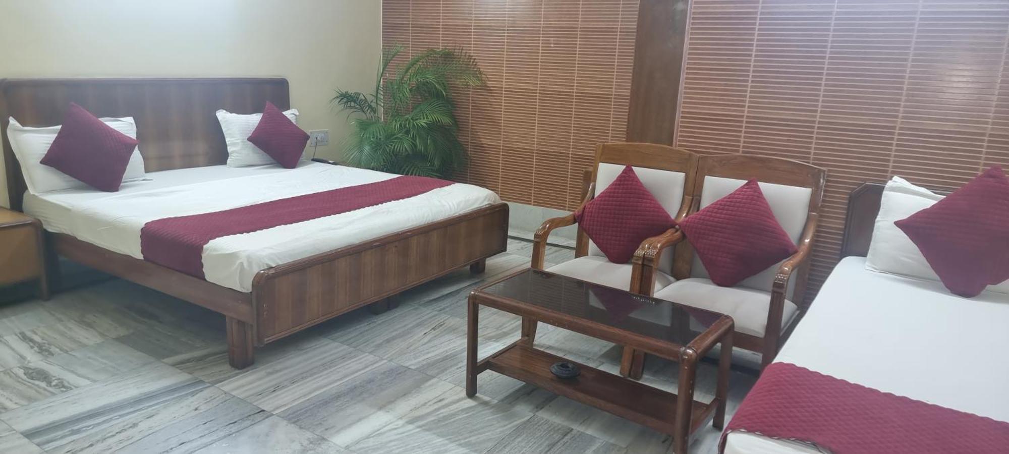 Hotel Har Ki Pauri By Around Stays หริทวาร ภายนอก รูปภาพ