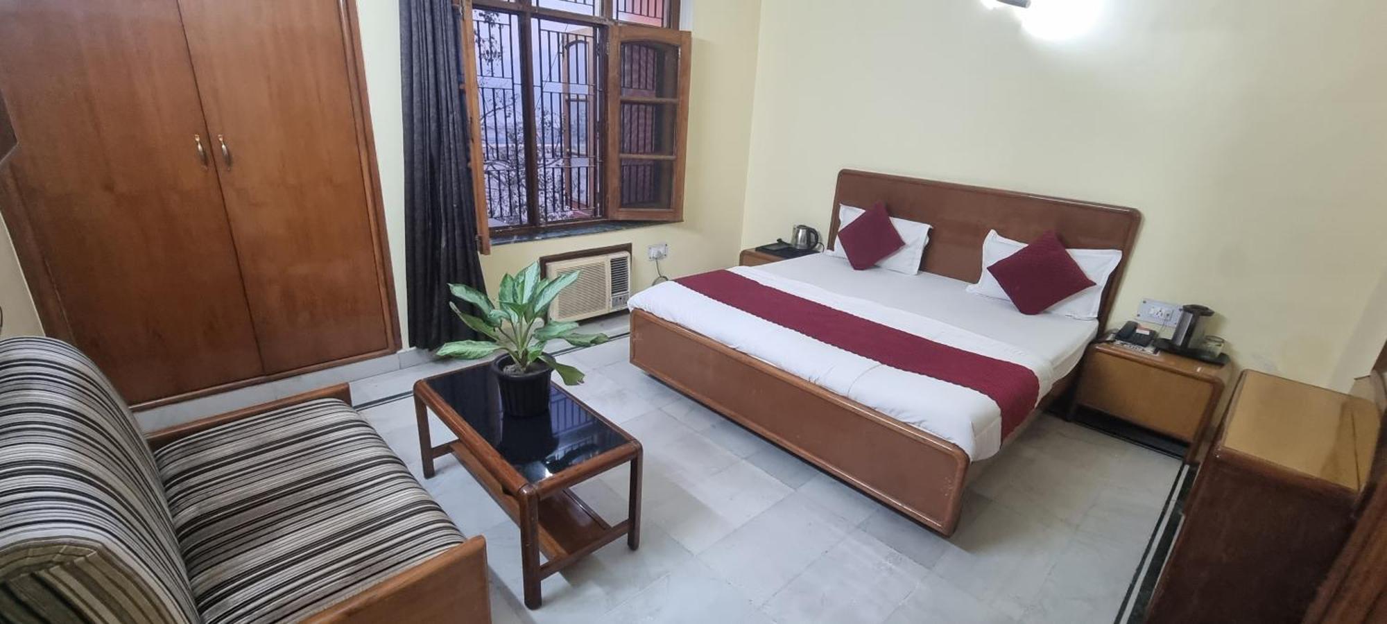 Hotel Har Ki Pauri By Around Stays หริทวาร ภายนอก รูปภาพ