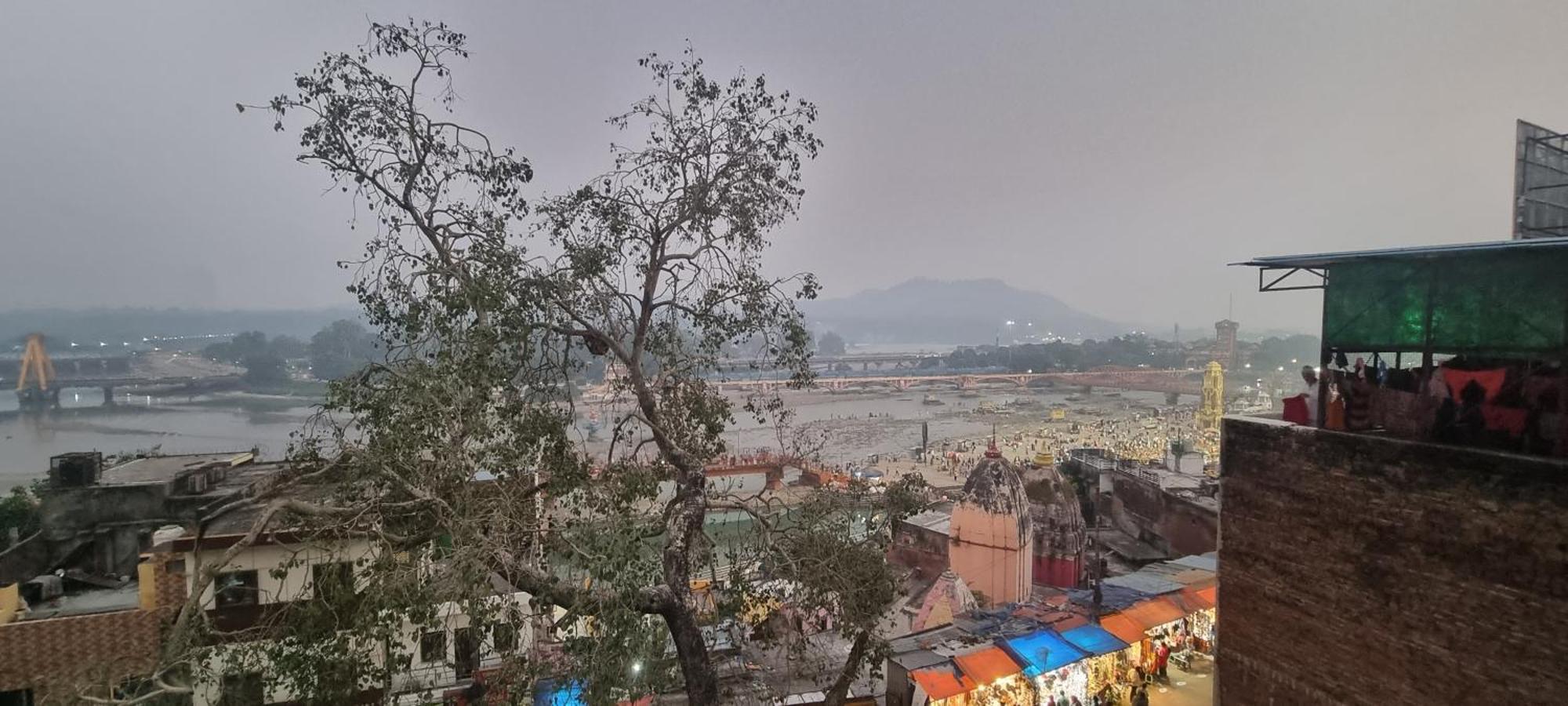 Hotel Har Ki Pauri By Around Stays หริทวาร ภายนอก รูปภาพ