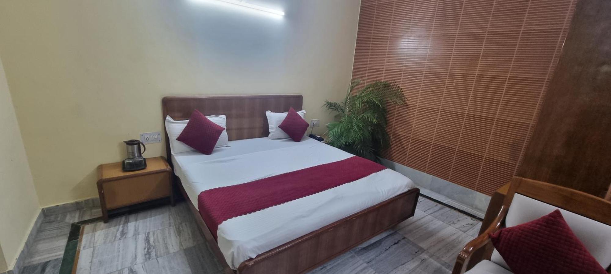 Hotel Har Ki Pauri By Around Stays หริทวาร ภายนอก รูปภาพ