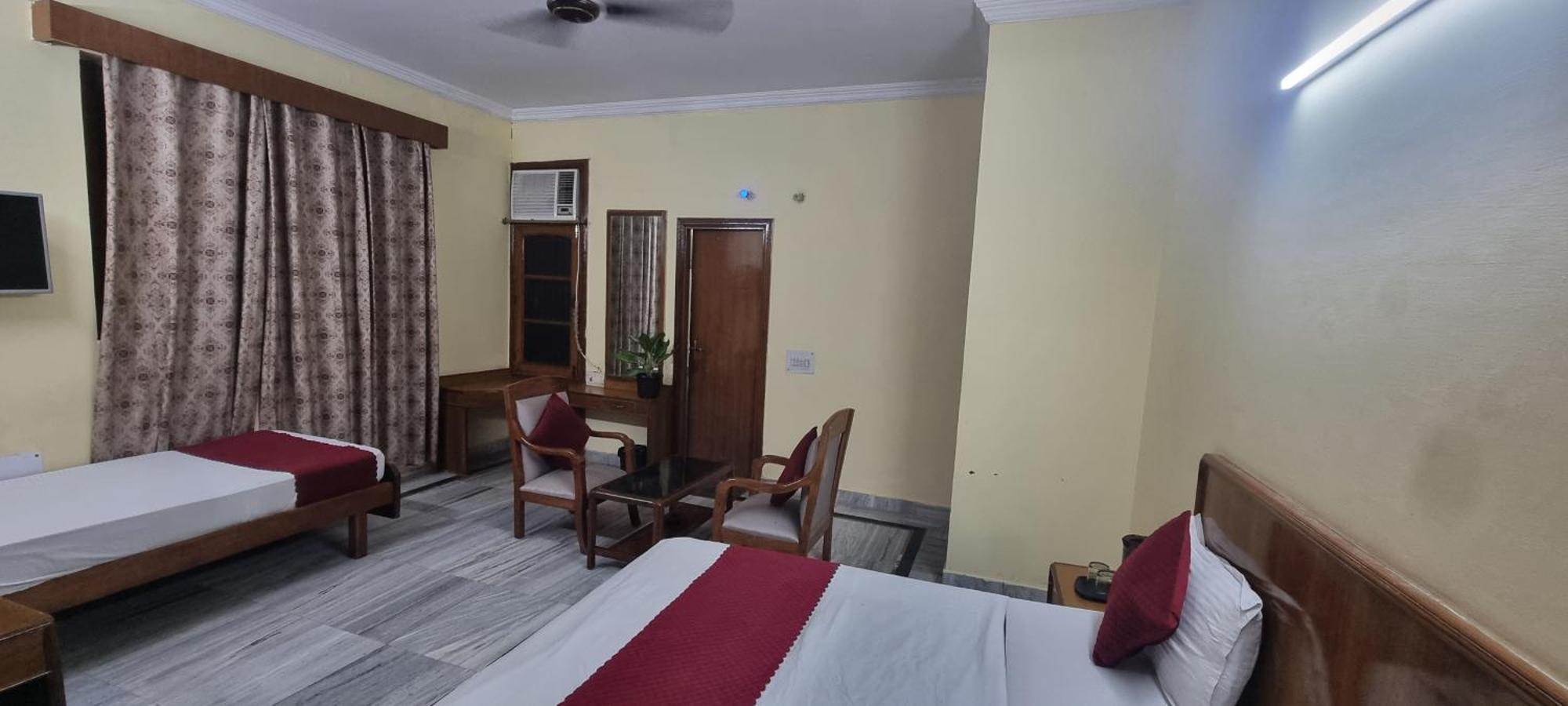 Hotel Har Ki Pauri By Around Stays หริทวาร ภายนอก รูปภาพ