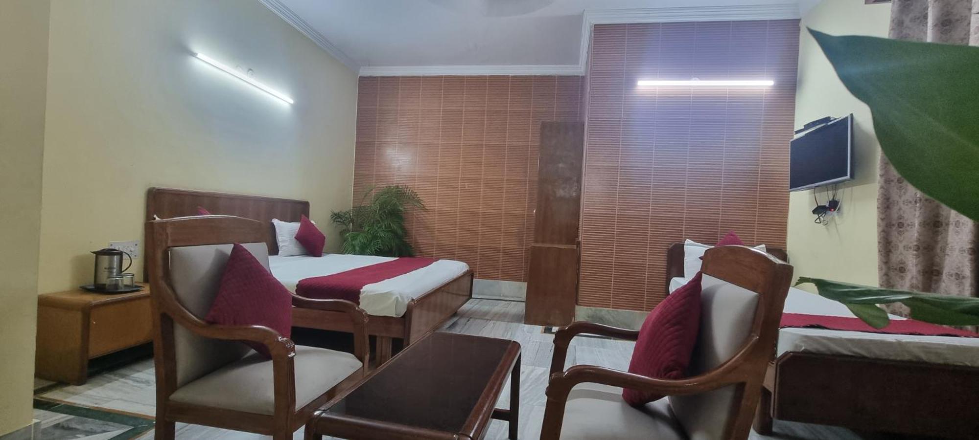 Hotel Har Ki Pauri By Around Stays หริทวาร ภายนอก รูปภาพ