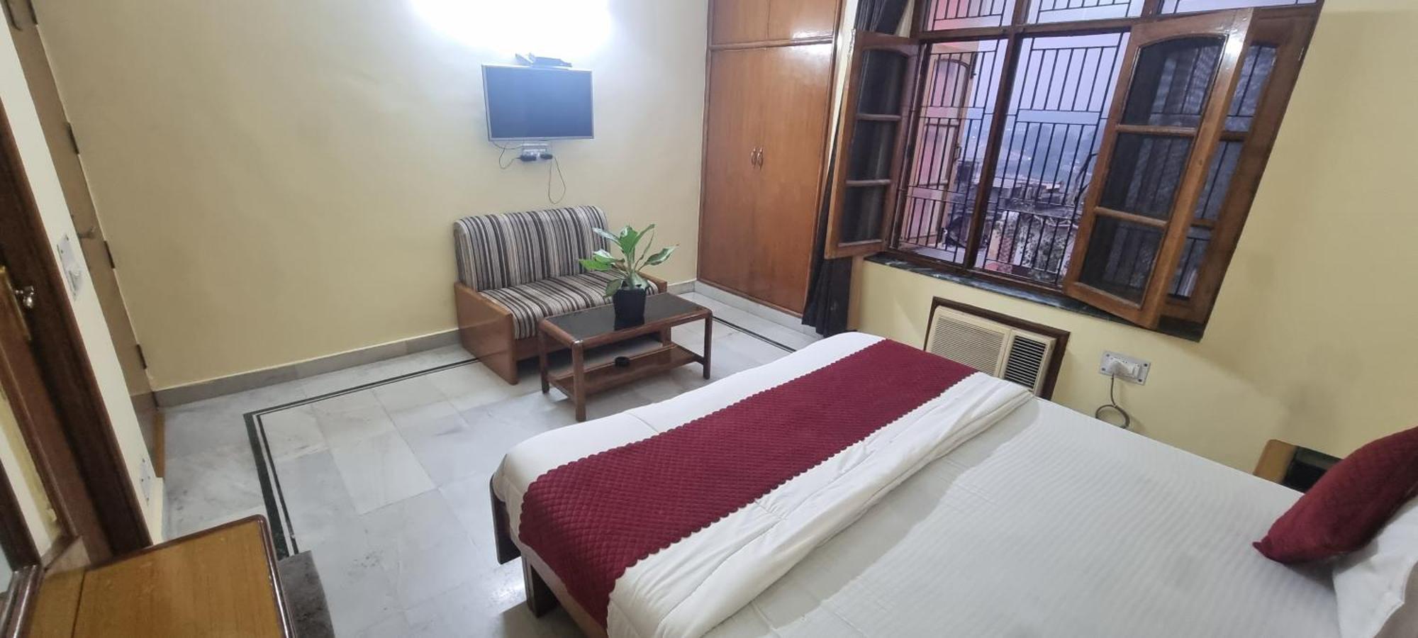 Hotel Har Ki Pauri By Around Stays หริทวาร ภายนอก รูปภาพ